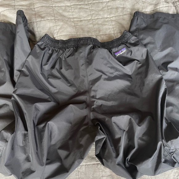 PATAGONIA RAIN PANTS - Picture 2 of 2